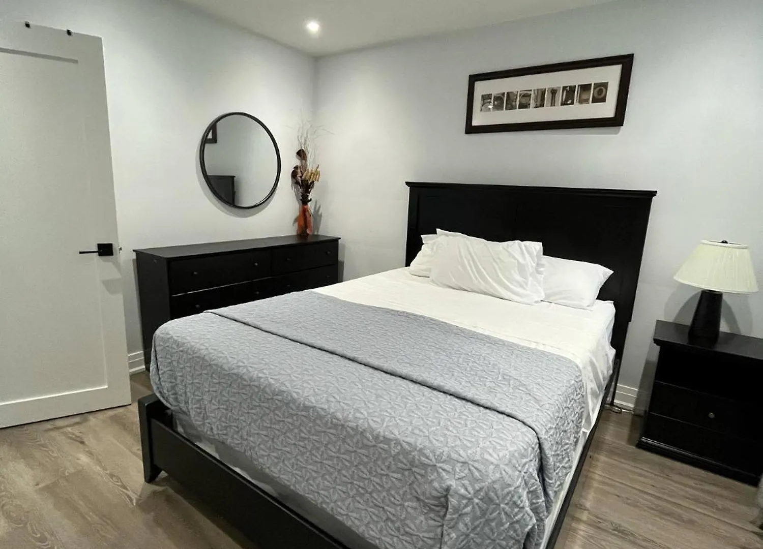 شقة Spectacular 3 Bedroom 2 Wr House - Close To Airport تورونتو كندا