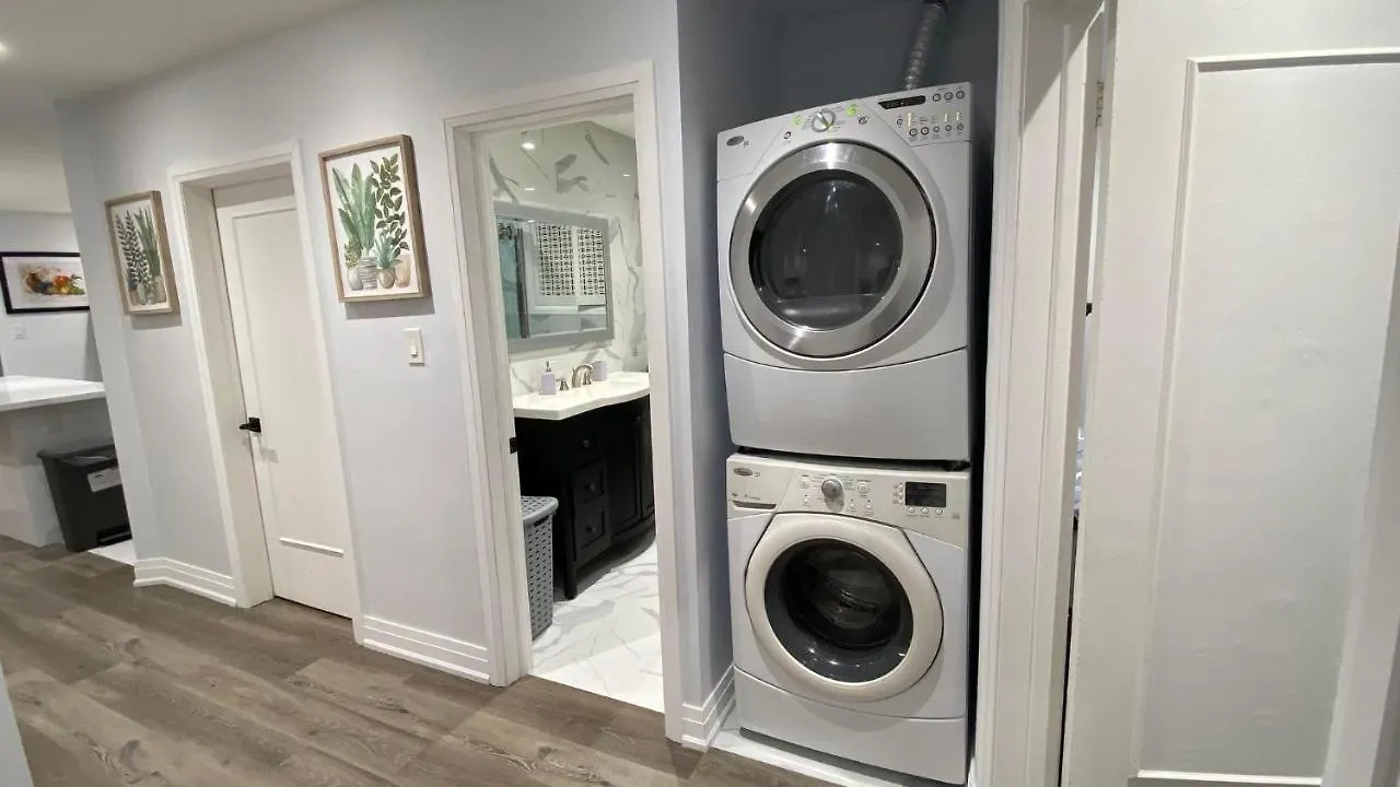 Apartment Spectacular 3 Bedroom 2 Wr House - Close To Airport Toronto