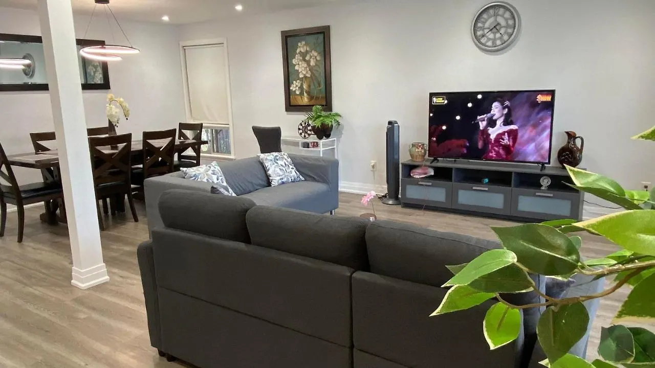 Apartment Spectacular 3 Bedroom 2 Wr House - Close To Airport Toronto