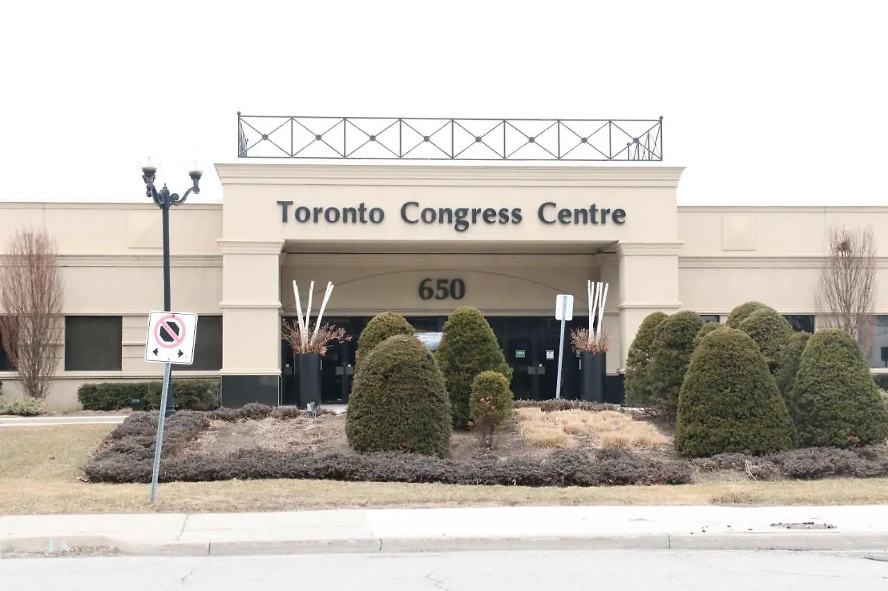 Spectacular 3 Bedroom 2 Wr House - Close To Airport Toronto 0*,  Canada