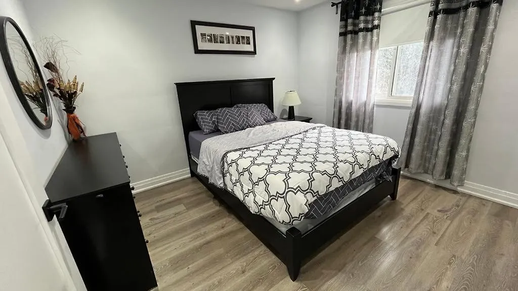 Apartment Spectacular 3 Bedroom 2 Wr House - Close To Airport Toronto Canada